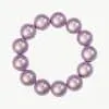 Entdecke den Zauber des Traumperlen-Armbands – Dein perfekter Begleiter für jeden Anlass! Runde, gleichmäßig große Perlen in einem faszinierenden Pink-Lila-Ton reihen sich harmonisch aneinander und ziehen alle Blicke auf sich. Lass Dich von ihrem sanften Schimmer verzaubern und verleihe Deinem Look das gewisse Etwas. Trage pure Eleganz und setze Dein modisches Statement mit diesem einzigartigen Schmuckstück. Hole es Dir jetzt und strahle mit Deinem neuen Lieblingsaccessoire!.