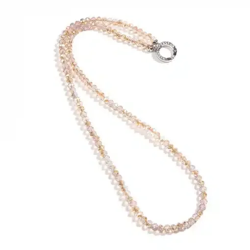 Entdecke deine elegante Vario Kette mit funkelnden, hellen Perlen und edlem Silberverschluss - zeitlos modern inszeniert.