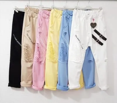 Entdecke deinen Style: Sieben trendige Jogginghosen in coolen Farben warten auf dich - modern, lässig und bereit für dein Outfit!.