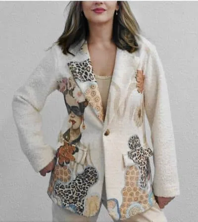 Erlebe den Bouclé Blazer 