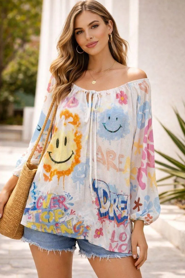 Dream Love Tunikabluse: Modell mit Graffiti- und Smiley-Print. Lässige Sommer Tunika online kaufen.